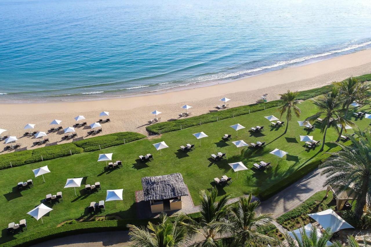 Shangri-La Barr Al Jissah, Mascate Exterior foto The beach at the Four Seasons Resort