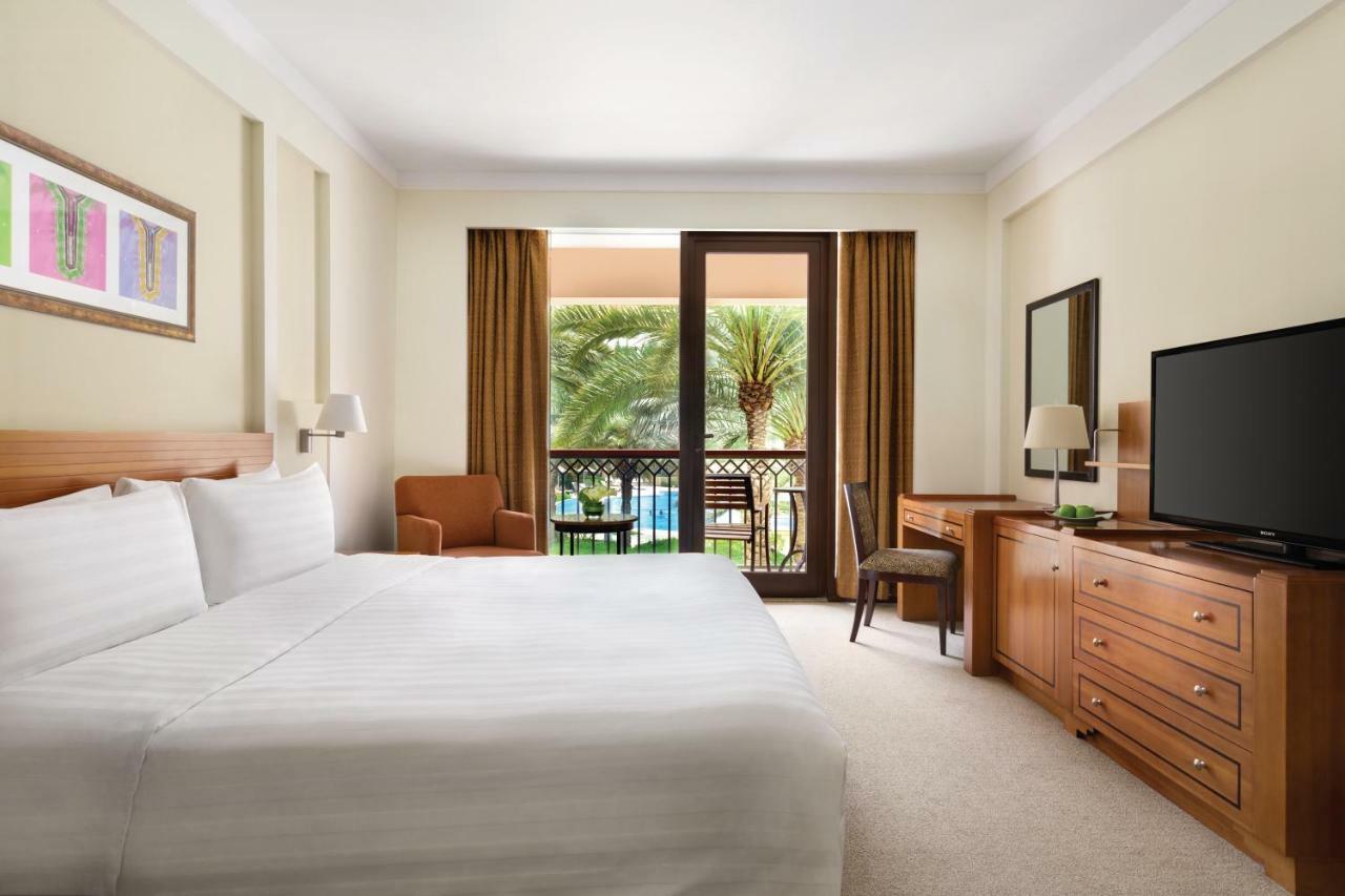 Shangri-La Barr Al Jissah, Mascate Exterior foto A guest room at the Hilton Sharm El Sheikh Resort